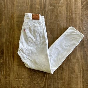 white levi’s 501 skinny